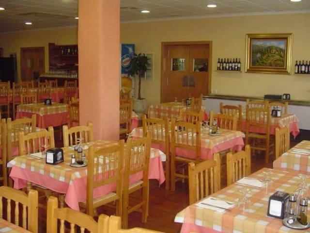 Hostal Restaurante El Roser La Llosa Extérieur photo